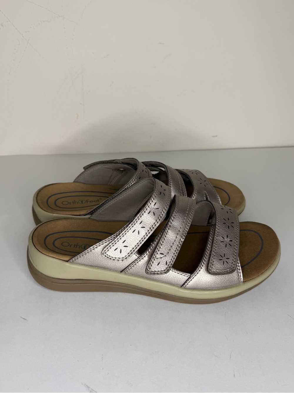 Orthofeet Black "Sahara" Three Strap Sandals Women's Size 9.5D Wide Silver
